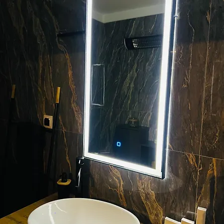 Luxury 'on The Beach' Apartamento Makarska