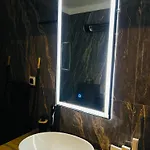 Luxury 'on The Beach' Apartament Makarska